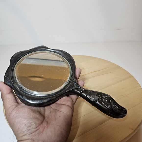 Vintage Art Nouveau silver-plated hand mirror Ornate Motif Floral Design - Picture 4 of 13